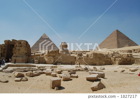 Sphinx and two pyramids 1827217