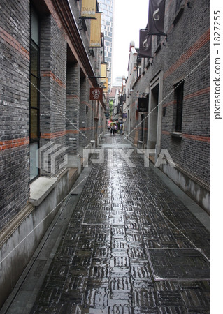 Shanghai / New World of rain 1827255