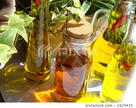 草藥油和醋 草藥油和醋 1829435