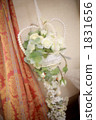 White wall hanging bouquet 1831656