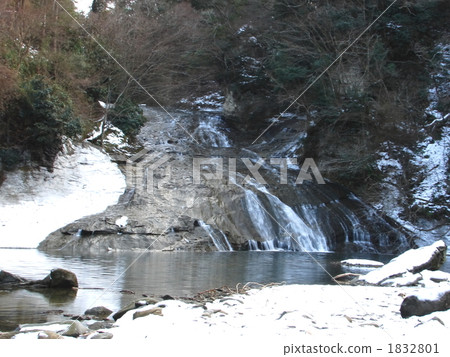 仲冬的Yoro瀑布1 1832801