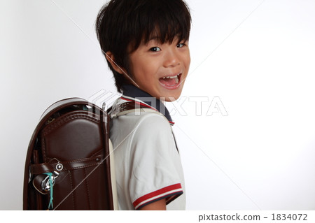 Boy with a school bag Boy with a school bag 1834072