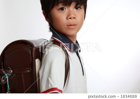 有書包的男孩 有書包的男孩 1834089