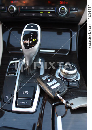 luxury car 1834311