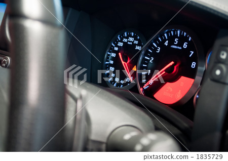 乘用車儀表板 1835729