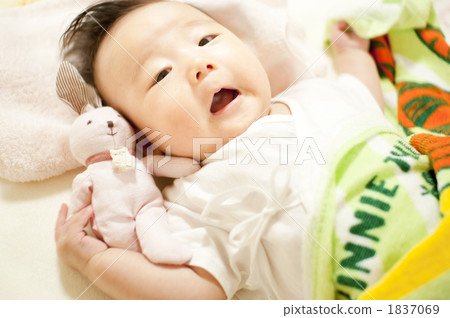 3 months old baby 1837069