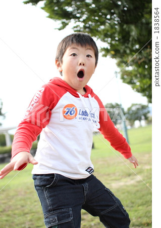 A surprising boy 1838564