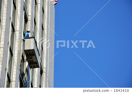 Window wiping gondola of a skyscraper 1841410