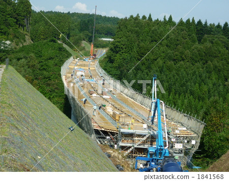 正在建設的橋樑 正在建設的橋樑 1841568