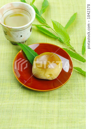Chestnut 1842378