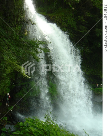 慈善瀑布 1843912