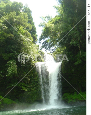 慈善瀑布 1843913