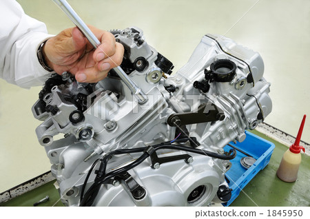 Maintenance of motorcycle engine Maintenance of motorcycle engine 1845950