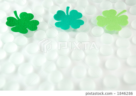 sunshiny, vibrant, four-leaf clover 1846286