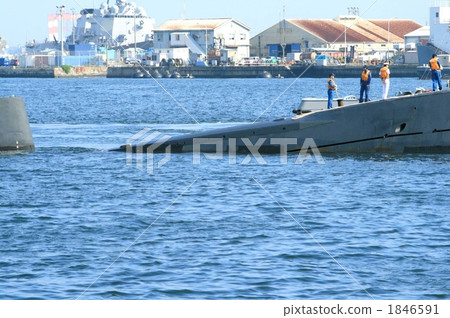 潛艇進入港口 潛艇進入港口 1846591