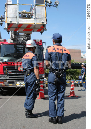 Stock Photo: firetruck, fire-engine, firemen