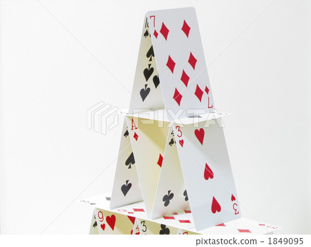 Making a playing card tower [card game] (side) 1849095