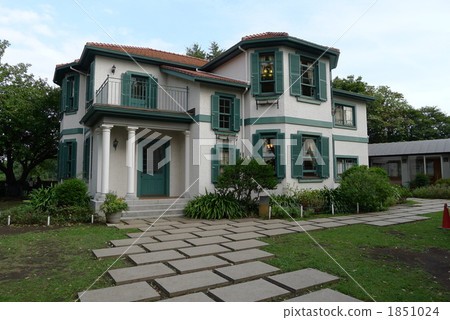 Yokohama Yamate · Bluff 18th Building 1851024