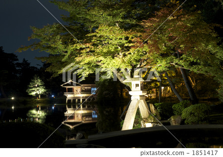 Kenrokuen Garden Autumn stage 1851417