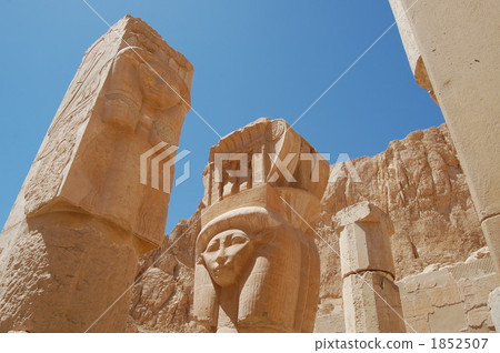 女王哈特謝普蘇特葬禮的石柱 1852507