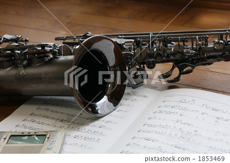 Sax playing Sax playing 1853469