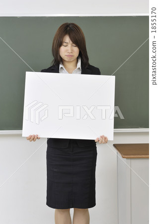 有白板的一名婦女 有白板的一名婦女 1855170