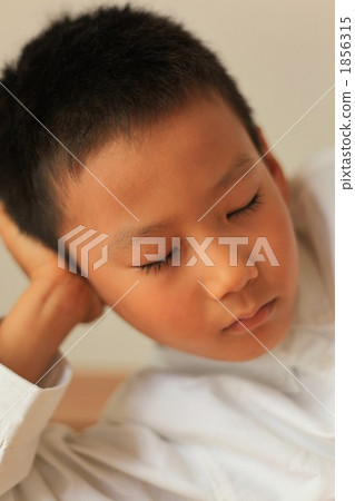 睡覺的男孩 睡覺的男孩 1856315