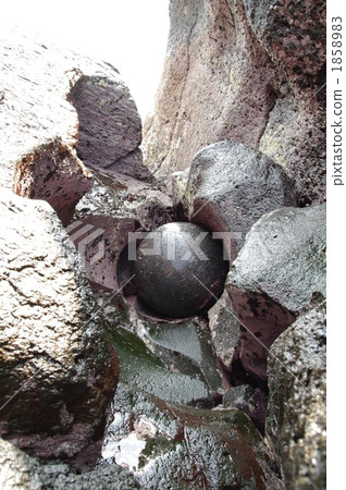 Pot hall · marine carving stone hole Pot hall · marine carving stone hole 1858983