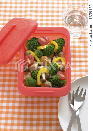 Steamed dishes of chicken and vegetables with silicon steamer Steamed dishes of chicken and vegetables with silicon steamer 1859125