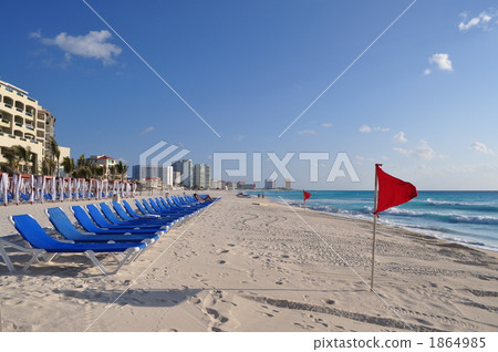 Beach in Cancun Beach in Cancun 1864985