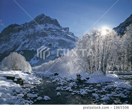 在格林德瓦谷的雲冰 1865506