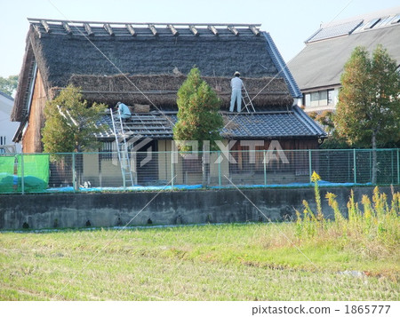 A scenery with a roof-bounding roof (sideways) A scenery with a roof-bounding roof (sideways) 1865777