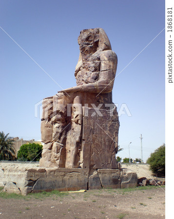 Colossus of Memnon 1868181