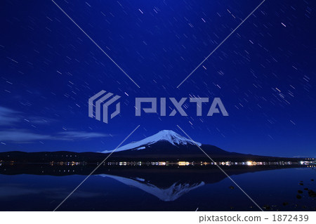 star's trajectory, upside down reflection of mount fuji, inverted image of mt. fuji 1872439