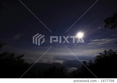 The moon of Ontakeyama 1877708