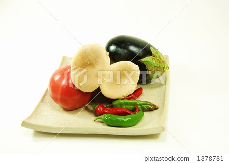 american eggplant, king trumpet mushroom, tomatoe 1878781