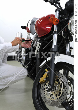 Maintenance of motorcycle 1881795