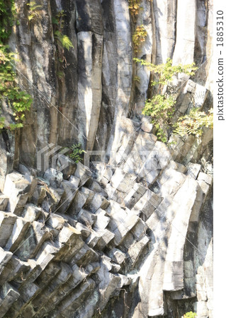 奧永洞的地質，向上 1885310