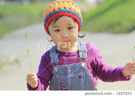A girl walking up with a cat sleeve 1887855