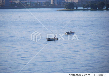 Fishery season fishing of Lake Shinji Fishery season fishing of Lake Shinji 1888833