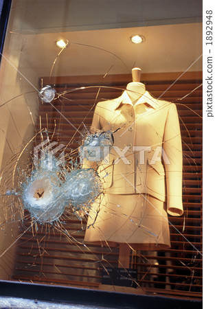 被摧毀的展示窗口 1892948