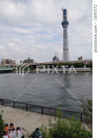 Break while watching the sky tree Break while watching the sky tree 1895572