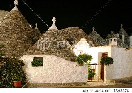 阿爾貝羅貝洛的夜景 1898078