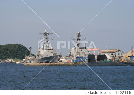 Aegis ship and submarine entry scenery 1902116
