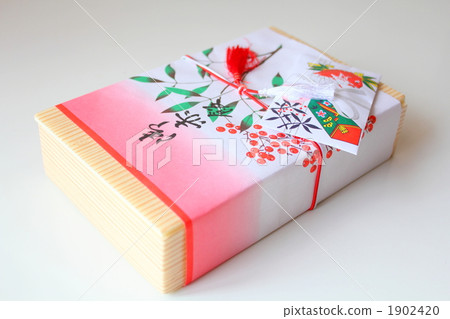 Folded red rice 1902420