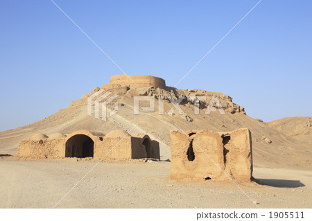 Silent tower 1905511