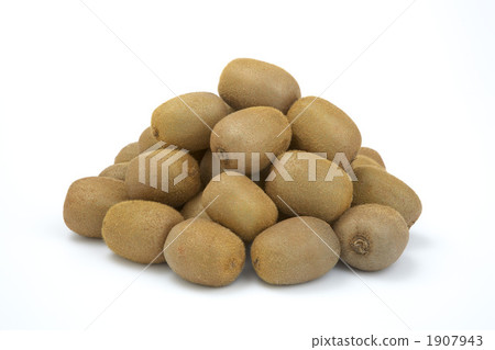 A stack of kiwi 1907943