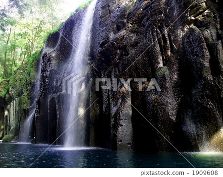 柱狀節理 瀑布下的水潭 真名井瀑布 1909608