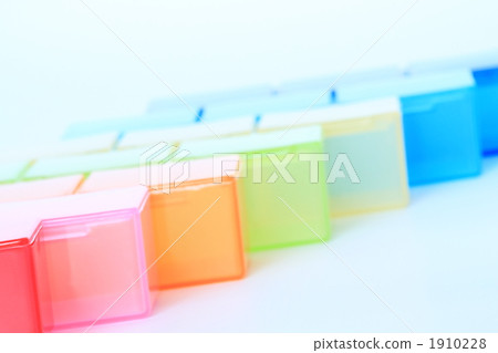 Aligned colorful case * 1 1910228