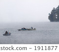 在霧和船釣魚的中禪寺湖 在霧和船釣魚的中禪寺湖 1911877